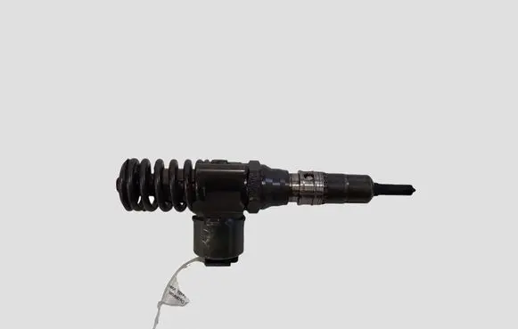 Volkswagen Touran I Fuel injector 03G130073G 0414720404