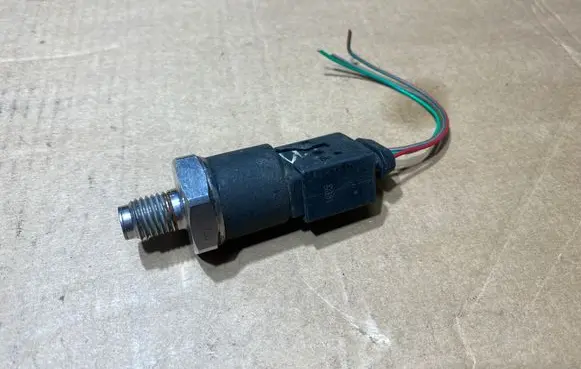 Fuel pressure sensor