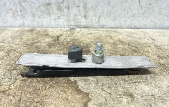 Iveco Daily 5th gen Seat belt adjustment rail 00039320 01L290513