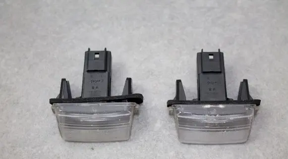 Citroen DS4 Number plate light
