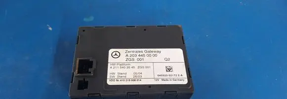 Mercedes-Benz Vito Viano W639 Gateway control module A2034450000