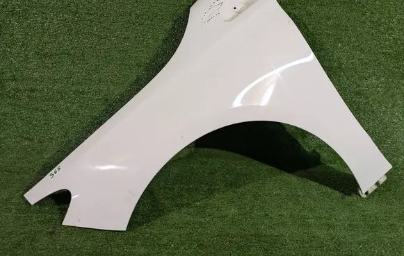 Mercedes-Benz B W247 Fender 
