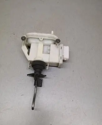 Volkswagen PASSAT B4 Central locking motor 3A0862153