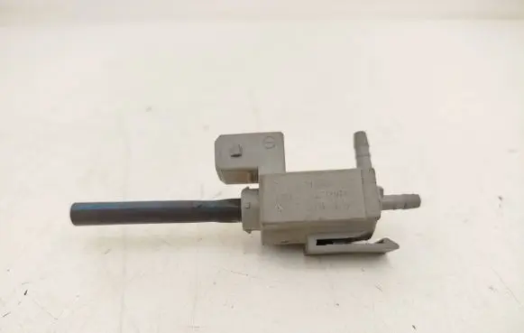 BMW 7 E65 E66 Turbo solenoid valve 70012400 02T081 7516376