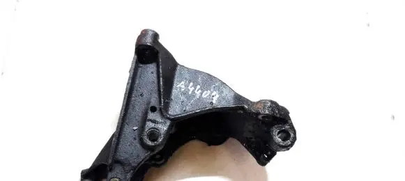 KIA Ceed Engine mounting bracket