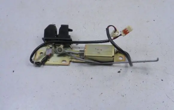 Mazda 323 Tailgate/trunk/boot lock/catch/latch