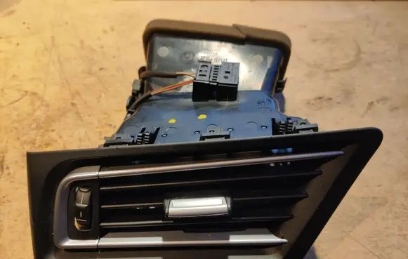 BMW 7 F01 F02 F03 F04 Dashboard side air vent grill/cover trim 14121810 141218