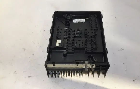 Skoda Octavia Mk2 (1Z) Fuse module 1K0937125D