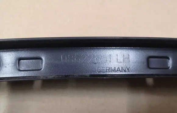 Volvo V50 Windshield trim 08622651