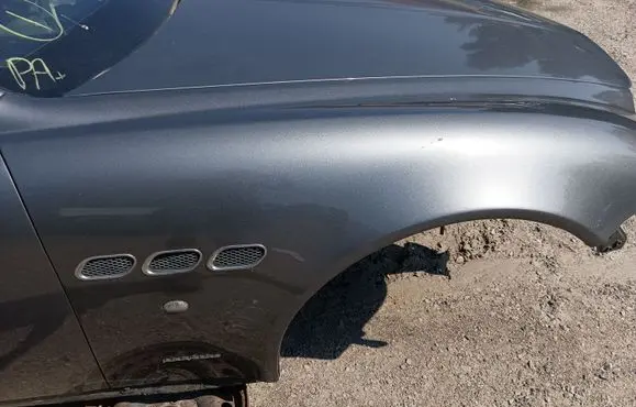 Maserati Quattroporte Fender