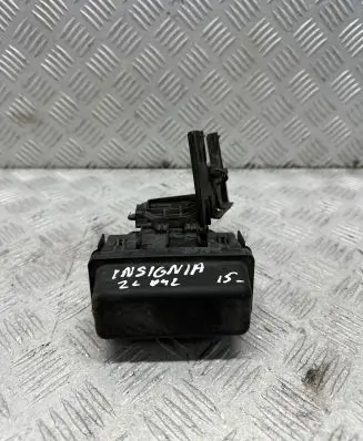 Opel Insignia A Fuse module 315938597