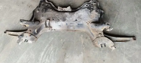 Peugeot 3008 I Front subframe