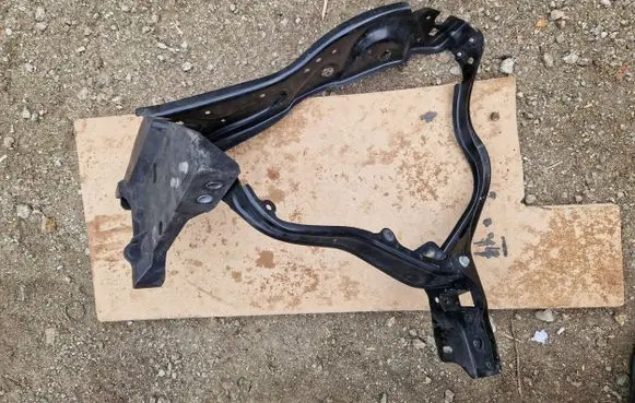 Mercedes-Benz E W212 Headlight/headlamp mounting bracket A2126200600