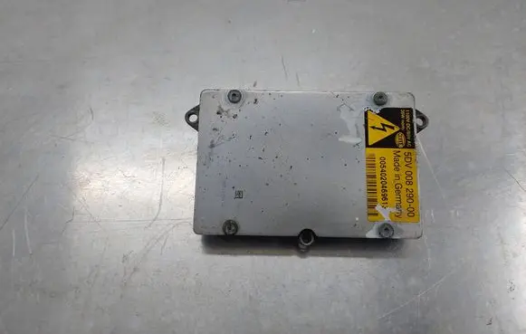 Audi A6 S6 C6 4F Voltage converter/converter module 5DV008290-00