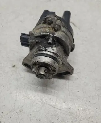 Mazda 323 F Spark distributor T2T52371