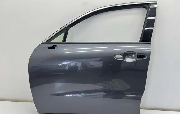 Lexus LBX Front door