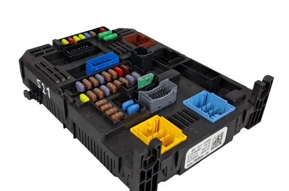 Citroen C3 Fuse module 9830790580