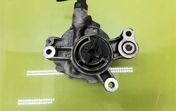 Ford Focus Electric auxiliary coolant/water pump D1651C1