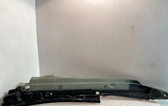 Audi Q7 4L Fender mounting bracket 4L0805158A