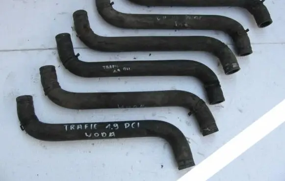 Renault Trafic I Engine coolant pipe/hose