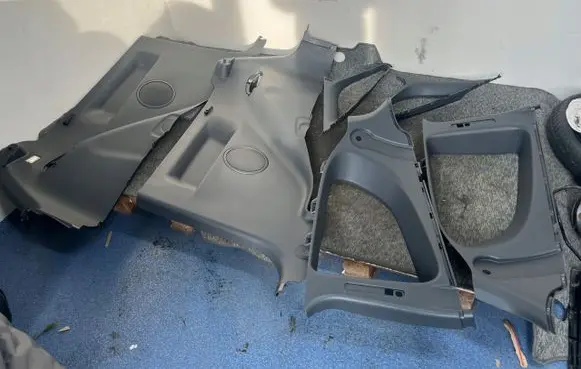 Mitsubishi Colt Tailgate/boot cover trim set 