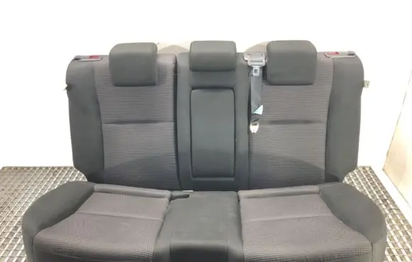 Mazda 3 II Second row seats 