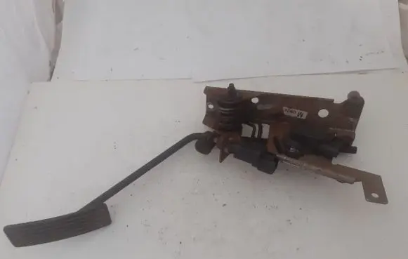 Ford Ranger Accelerator throttle pedal 4387561 CB0541AC0