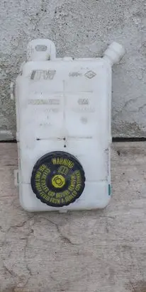 Brake fluid reservoir