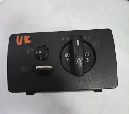 Ford Mondeo Mk III Light switch 1S7T13A024