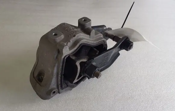 Jaguar E-Pace Engine mount bracket 6G926P082AB 30671219