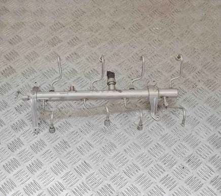 Porsche Cayenne (92A) Fuel main line pipe