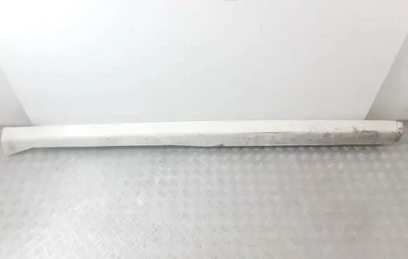 Chrysler Town & Country V Sill 1CZ96TZZAB
