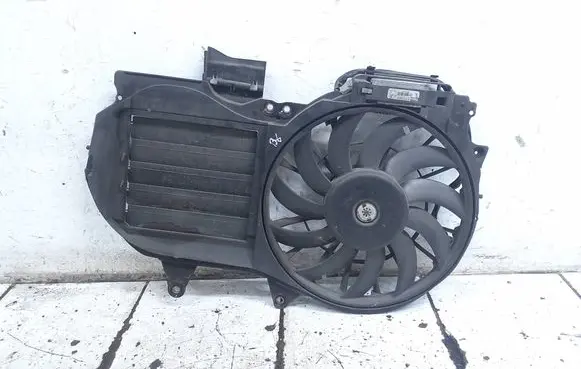 Audi A4 S4 B6 8E 8H Electric radiator cooling fan 8E0121205S