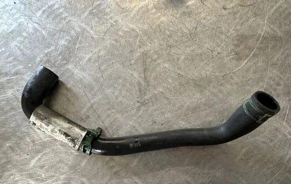 Nissan X-Trail T32 Engine coolant pipe/hose