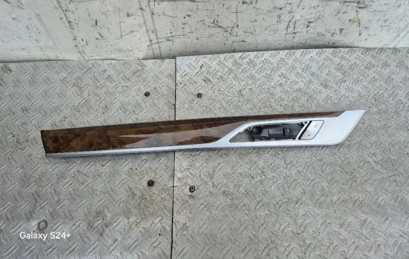 BMW 7 G11 G12 Front door trim bar 7464677 E4P215 0924017