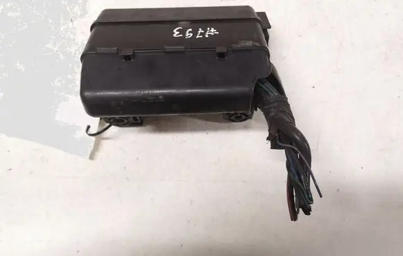 Toyota Avensis Verso Relay mounting block
