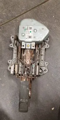 Steering wheel axle set