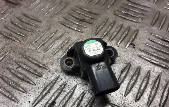 Volkswagen Crafter Air pressure sensor A0051535028 EP9451R3A