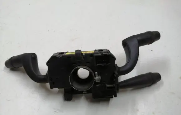 Wiper turn signal indicator stalk/switch
