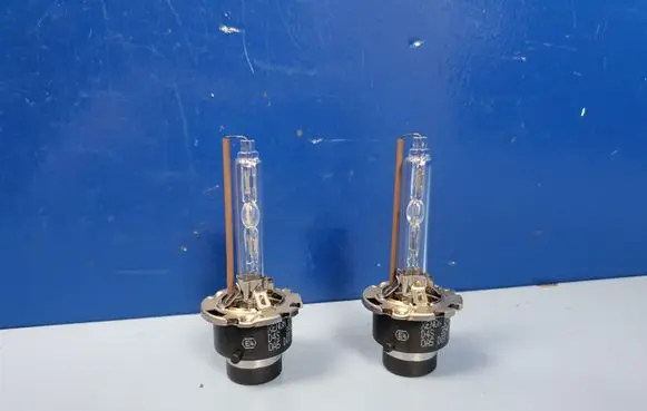 BMW 5 E60 E61 Xenon bulb D4S4300K D4S 4300K