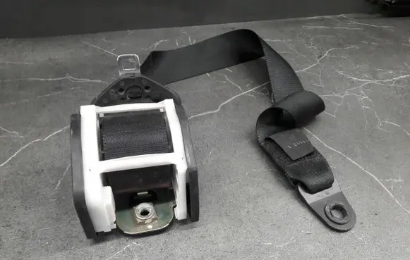Ford Ka Rear seatbelt 560238601e