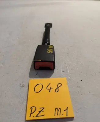 Audi A4 S4 B5 8D Rear seatbelt buckle 8D0857739
