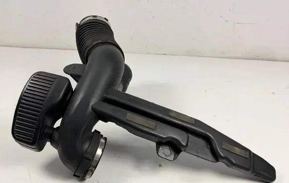 Cadillac Escalade Intake resonator 15901934
