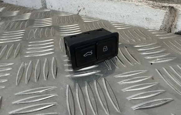Audi Q5 SQ5 Tailgate/boot open switch button 4G0959831D