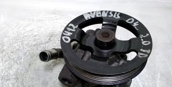 Toyota Avensis T250 Power steering pump 52020