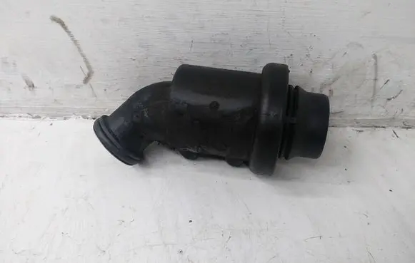 Intake resonator