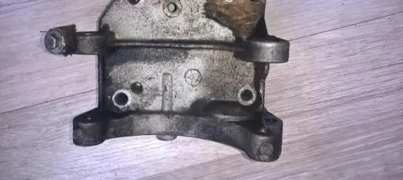 Peugeot 307 Engine mounting bracket 9659649080