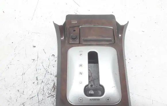 Chrysler Pacifica Gear shifter surround trim plastic OXB87TRMAA