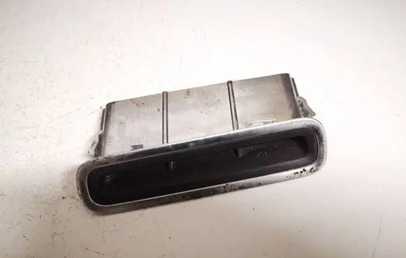 Volvo XC70 Dash center air vent grill 30755423