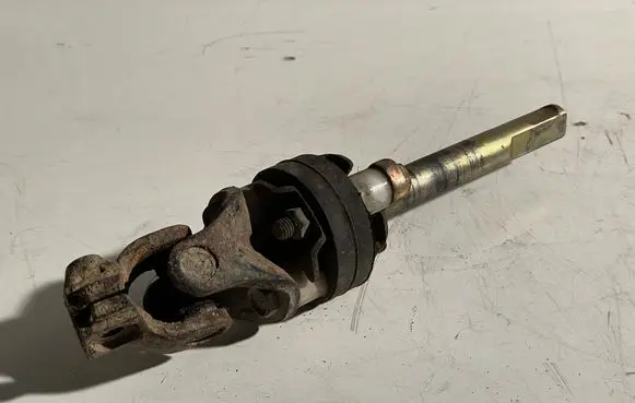 Nissan X-Trail T30 Steering column universal joint